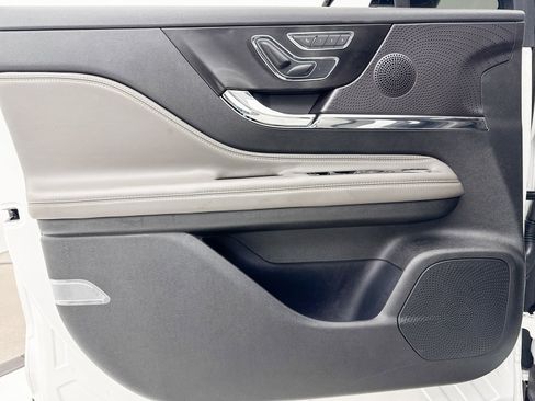 Used 2024 Lincoln Corsair Premiere image 33