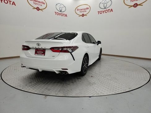 Used 2021 Toyota Camry SE image 8