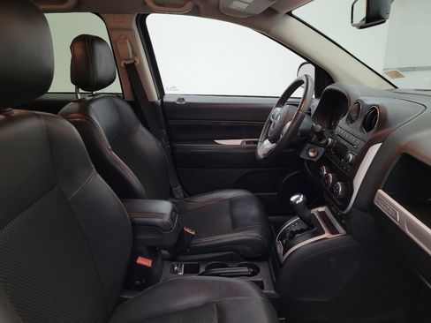 Used 2016 Jeep Compass Latitude AWD/4WD image 21