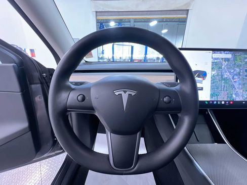Used 2021 Tesla Model Y Long Range AWD/4WD image 15