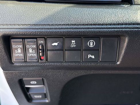 Used 2024 Honda Odyssey Elite image 13