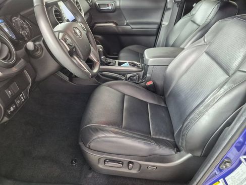 Used 2022 Toyota Tacoma TRD Sport w/ TRD Premium Sport Package RWD image 22