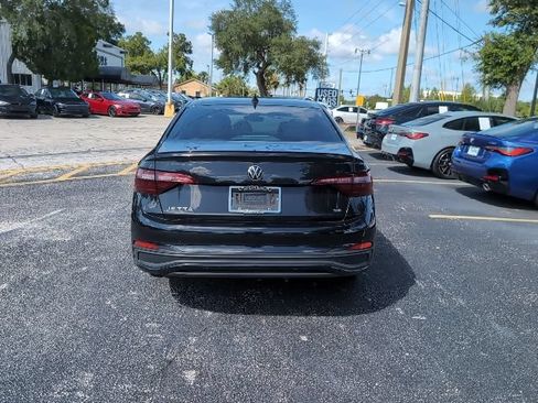 Used 2024 Volkswagen Jetta SE FWD image 6