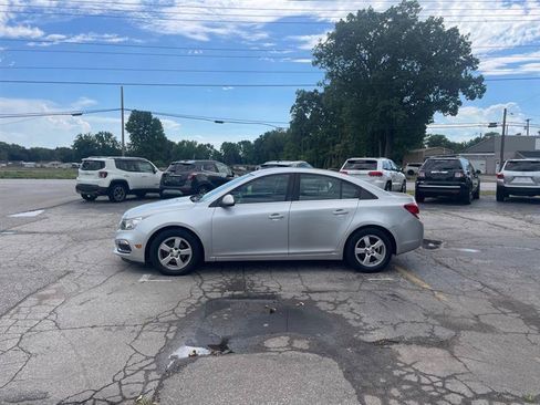 Used 2016 Chevrolet Cruze LT FWD image 7