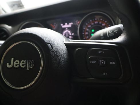 Used 2022 Jeep Gladiator Sport AWD/4WD image 23