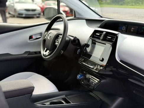 Used 2019 Toyota Prius LE FWD image 47