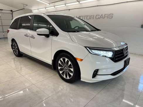 Used 2024 Honda Odyssey EX-L image 3
