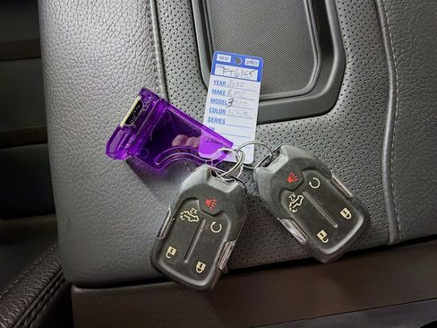 Used 2022 GMC Sierra 3500 Denali image 34