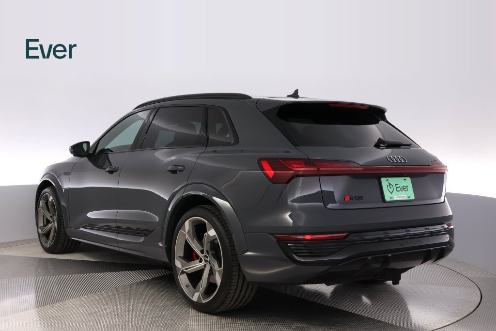 Used 2024 Audi Q8 e-tron Prestige w/ Prestige Package AWD/4WD image 17