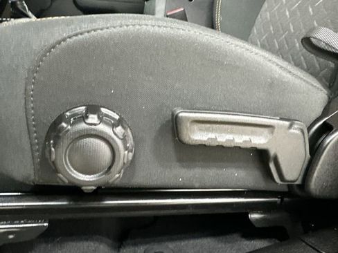 Used 2025 Jeep Gladiator Mojave w/ Safety Group image 15