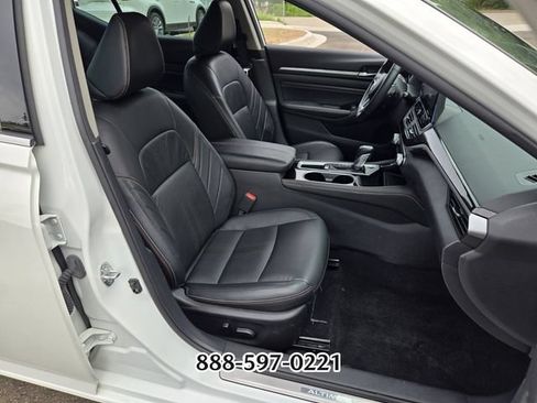 Used 2023 Nissan Altima 2.5 SR w/ SR Premium Package FWD image 19