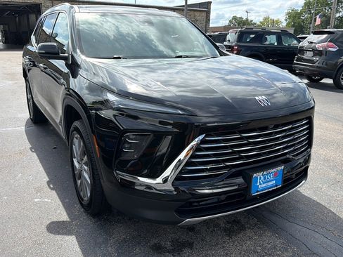 Used 2025 Buick Enclave Preferred AWD/4WD image 1