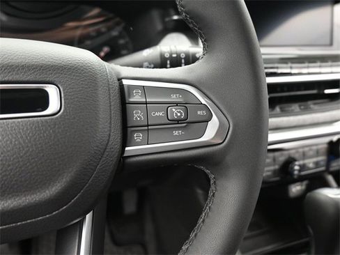 New 2025 Jeep Compass Latitude w/ Sun & Sound Group image 32