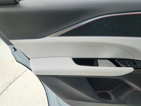 Used 2025 Cadillac Lyriq Sport image 32