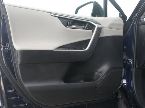 Used 2024 Toyota RAV4 Limited image 21