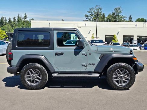 Used 2024 Jeep Wrangler Sport AWD/4WD image 2