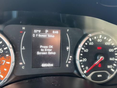 Used 2015 Jeep Renegade Latitude w/ Popular Equipment Group image 25