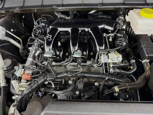 Used 2025 Nissan Pathfinder SL AWD/4WD image 30