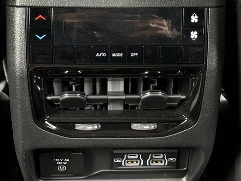 Used 2024 Jeep Grand Cherokee L Altitude image 32