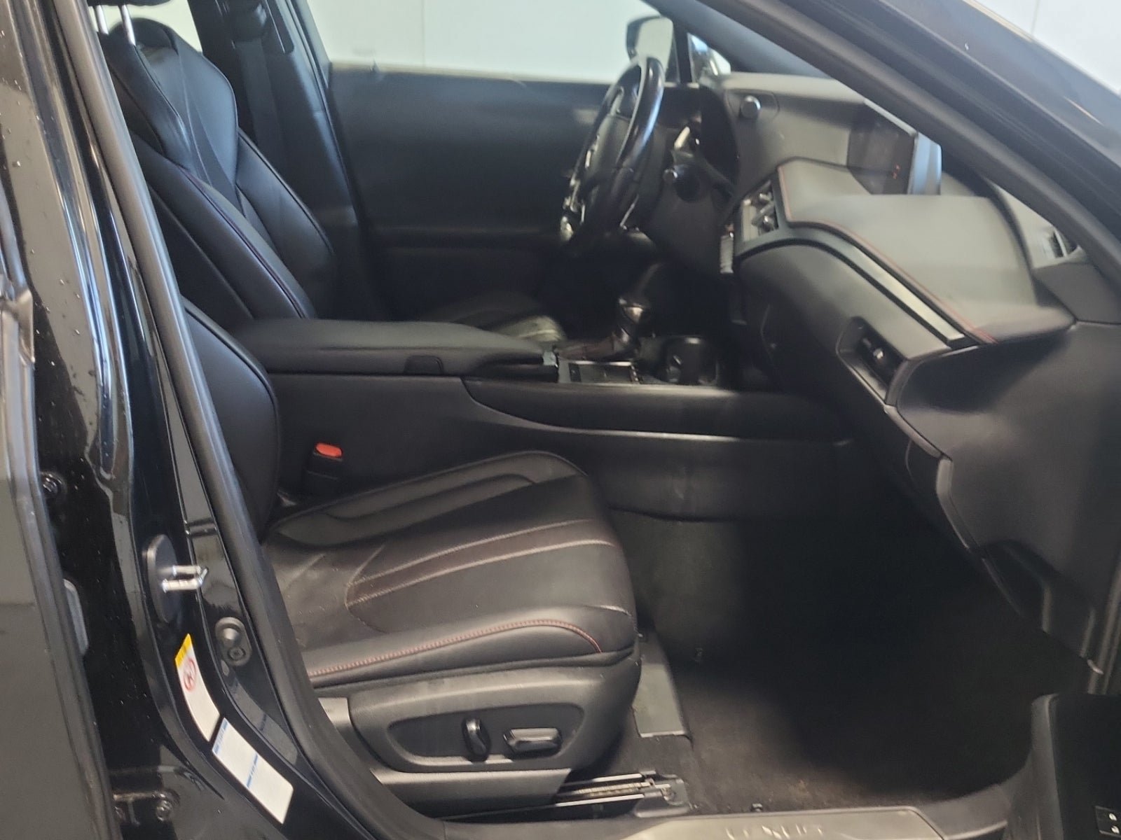 Used 2019 Lexus UX 250h F Sport AWD/4WD image 11