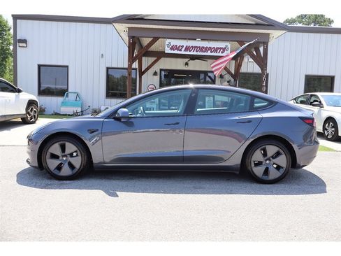 Used 2023 Tesla Model 3 Standard Range RWD image 2