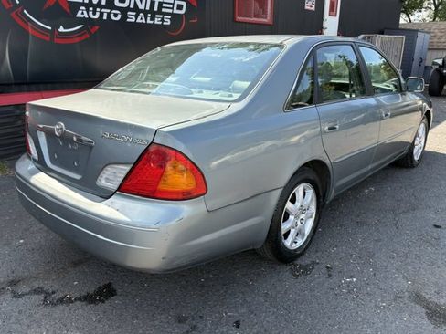 Used 2001 Toyota Avalon XLS FWD image 7