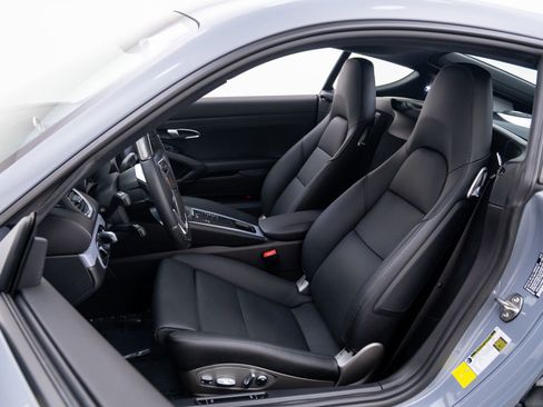 Certified 2024 Porsche 718 Cayman image 5