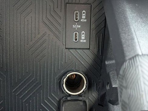 Certified 2025 Toyota Tacoma SR AWD/4WD image 22