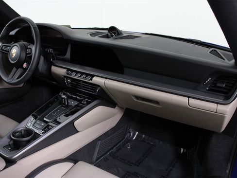 Used 2025 Porsche 911 Carrera image 24
