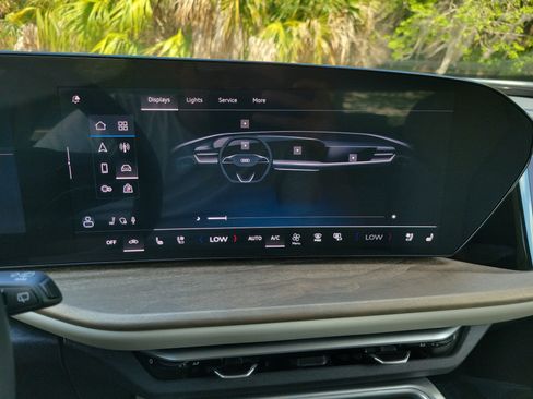 Certified 2025 Audi Q5 Prestige AWD/4WD image 23