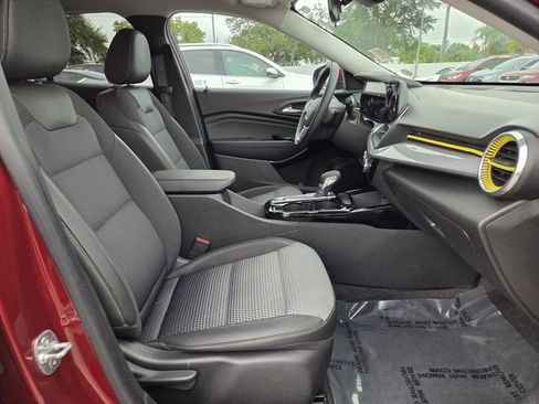 Used 2025 Chevrolet Trax LT w/ Driver Confidence Package FWD image 20