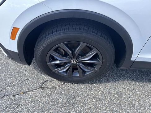 Used 2023 Volkswagen Tiguan SE image 14