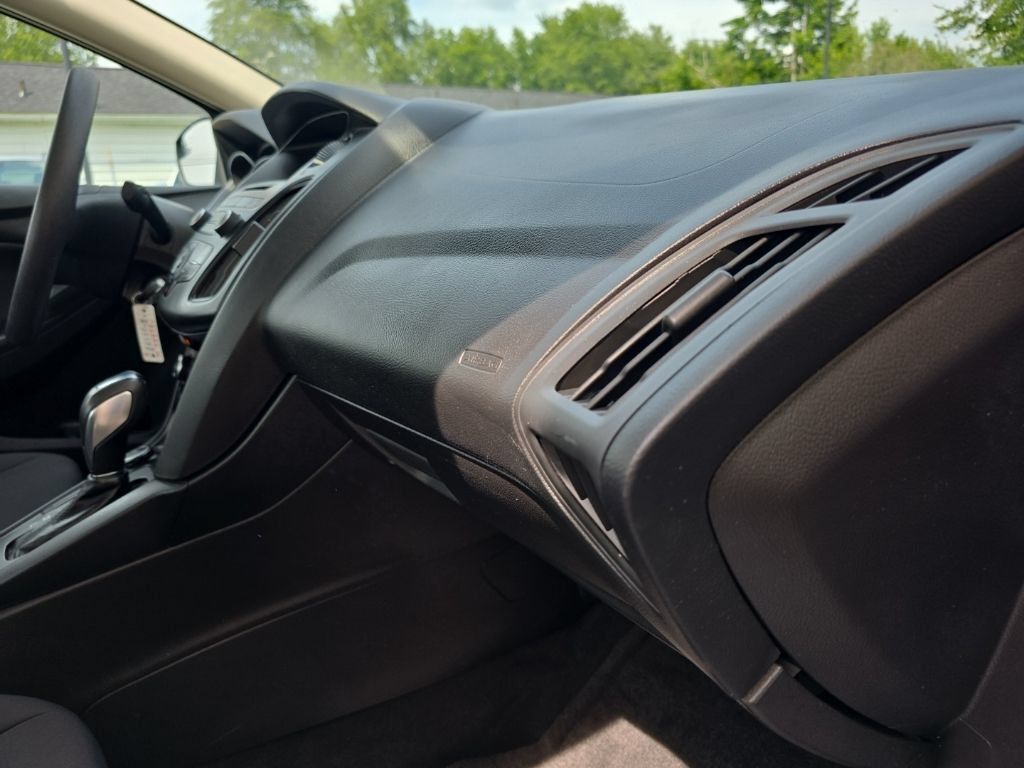 Used 2016 Ford Focus SE FWD image 22
