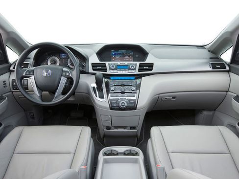 Used 2013 Honda Odyssey Touring image 4