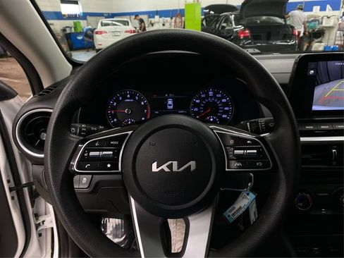 Used 2023 Kia Forte LXS w/ LXS Technology Package FWD image 22