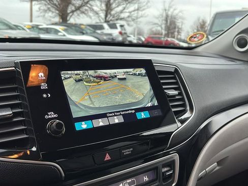 Used 2021 Honda Pilot Touring image 22