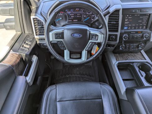 Used 2019 Ford F250 Lariat w/ Lariat Value Package image 4