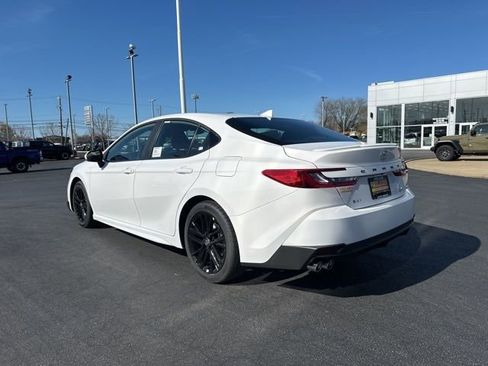 New 2026 Toyota Camry SE image 5