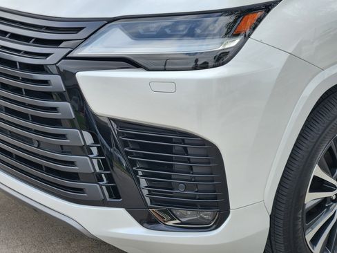 Used 2024 Lexus LX 600 4WD w/ Appearance Package image 6