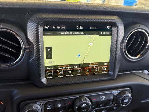 Used 2023 Jeep Wrangler Unlimited Sahara image 24
