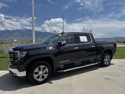 Used 2023 GMC Sierra 1500 SLT w/ SLT Convenience Package AWD/4WD image 7
