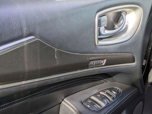 Used 2019 INFINITI QX60 Luxe w/ Essential Package image 2