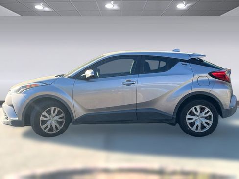 Used 2019 Toyota C-HR LE image 2