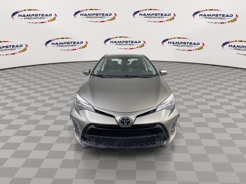 Used 2017 Toyota Corolla SE image 3