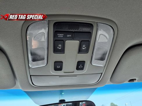Used 2018 Kia Sedona LX FWD image 24