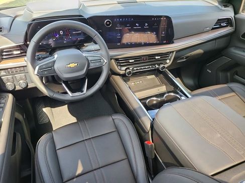 New 2025 Chevrolet Suburban High Country image 33