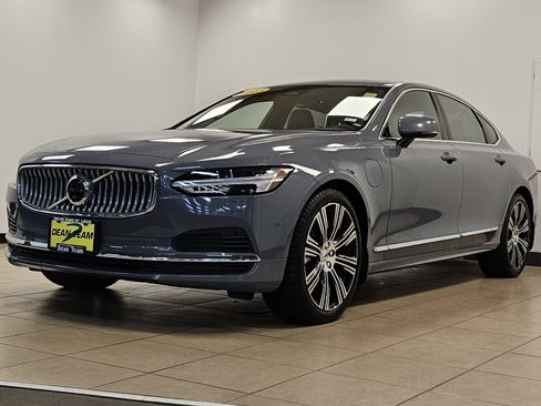 Used 2023 Volvo S90 T8 Ultimate image 2