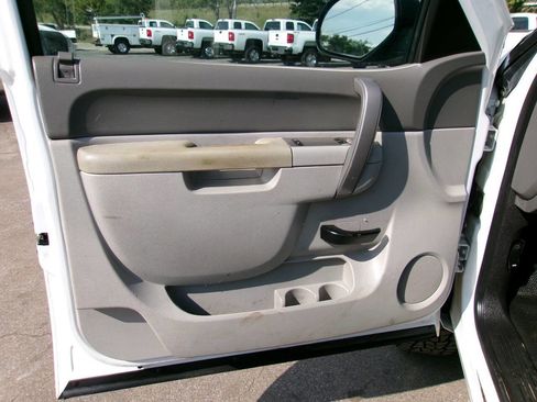 Used 2011 GMC Sierra 2500 W/T image 13