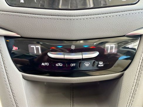 Used 2025 Cadillac XT5 Premium Luxury w/ LPO, ONYX Package image 16