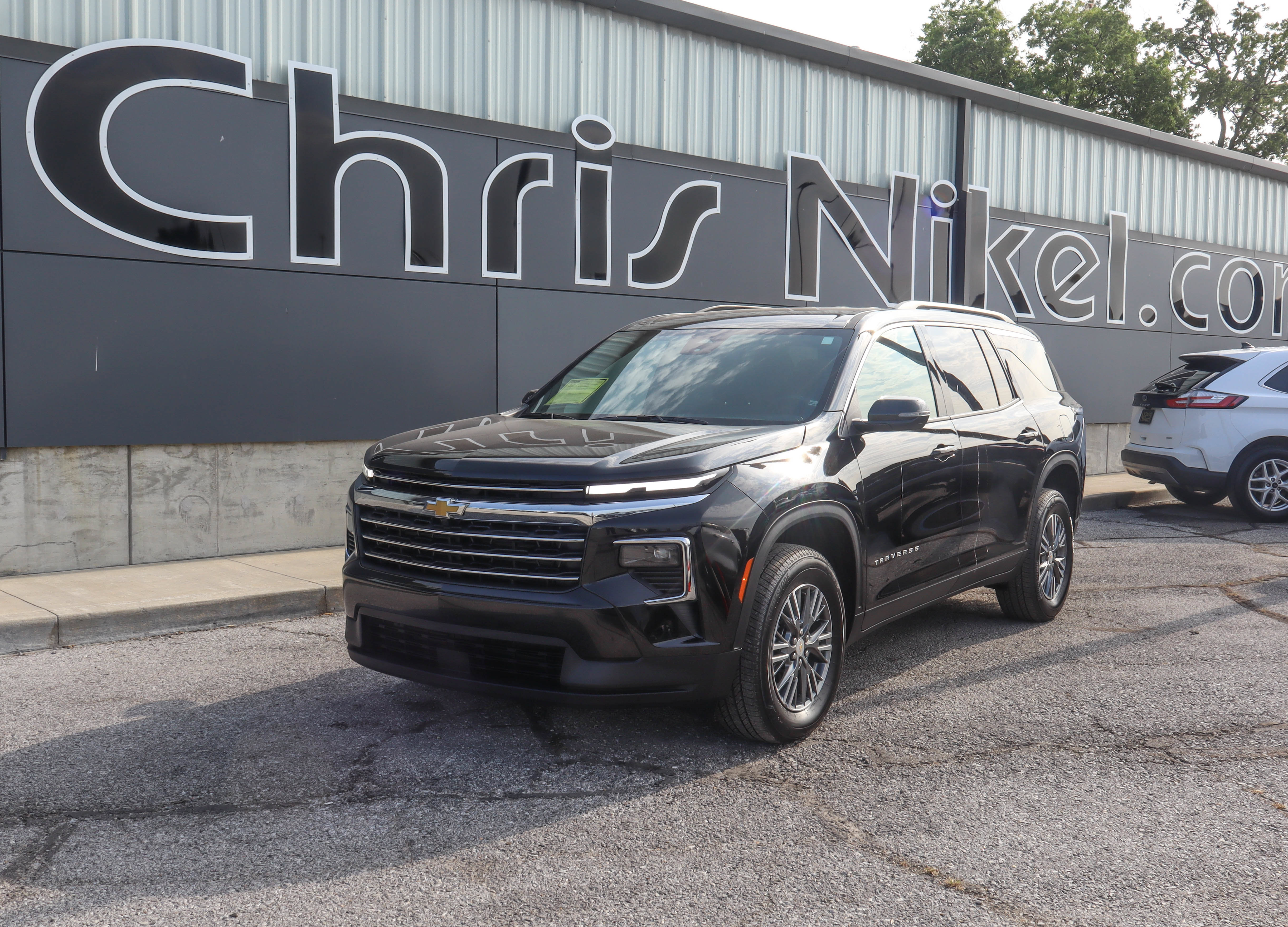 Used 2026 Chevrolet Traverse LT AWD/4WD image 1